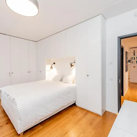 Heart Of Paernu Living - Contemporary 2 Bedroom Apartment With Balcony & Parking Exterior photo