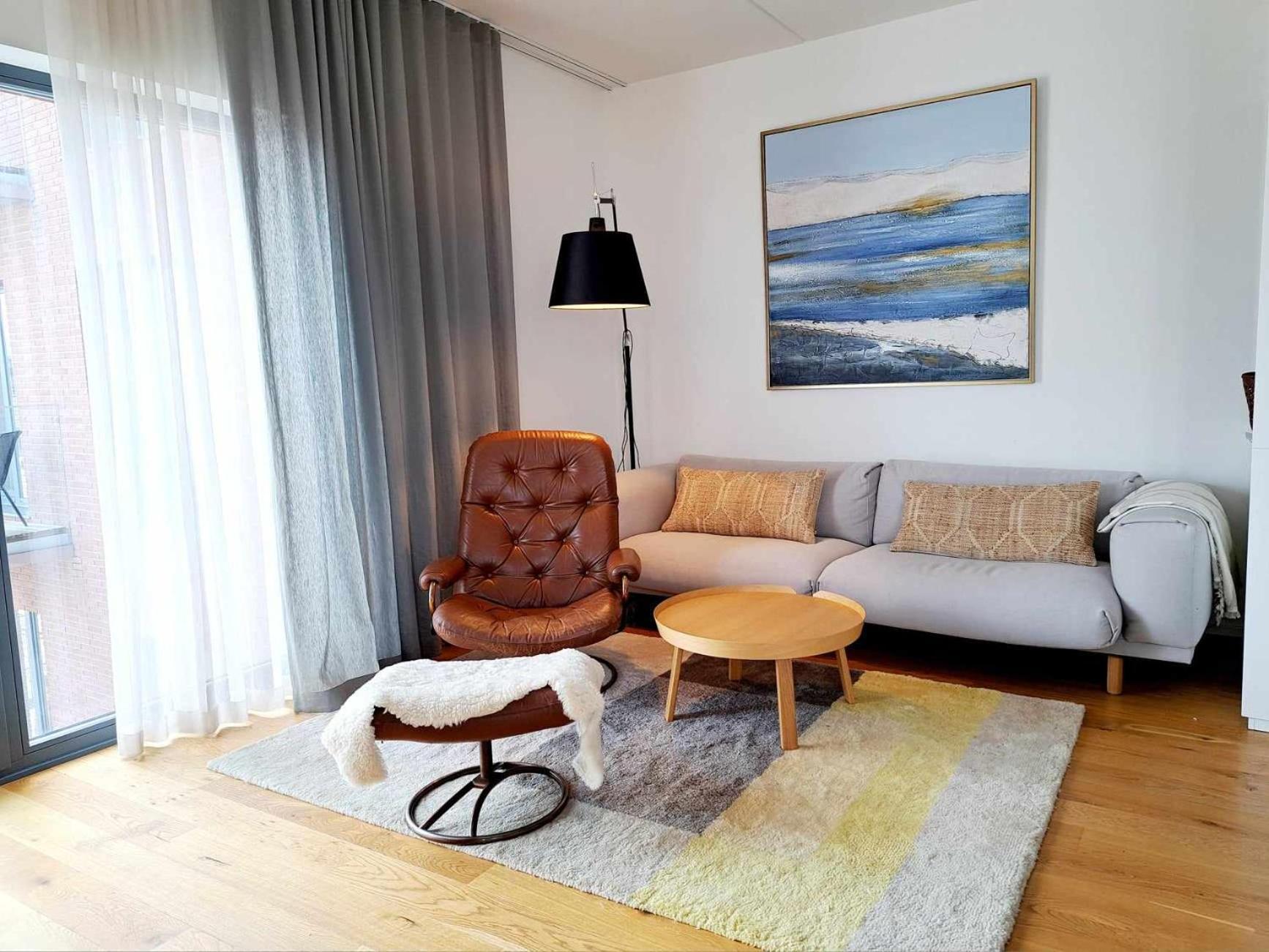 Appartement Heart Of Living - Contemporary 2 Bedroom With Balcony & Parking *
